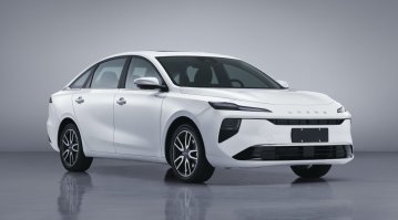 荣威牌CSA7004GBEV1型纯电动轿车