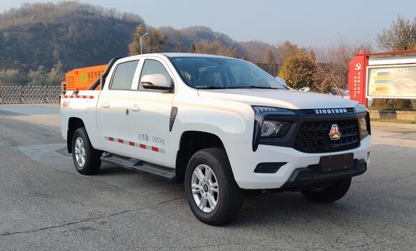 鑫华驰牌THD5033TCXZ6除雪车