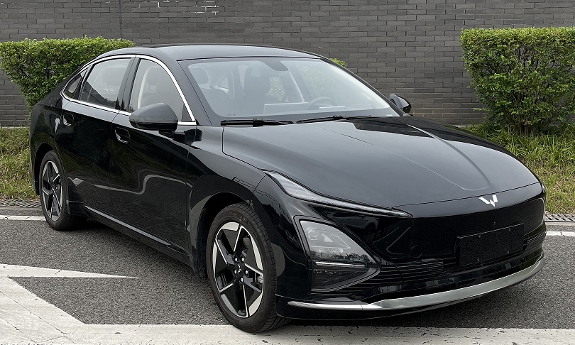 五菱牌LZW7009BEVA4型纯电动轿车