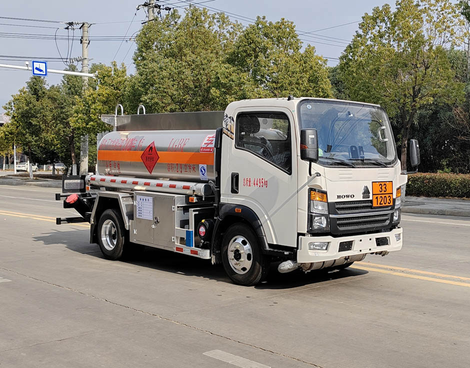 专威牌HTW5048GJYZZQ6加油车