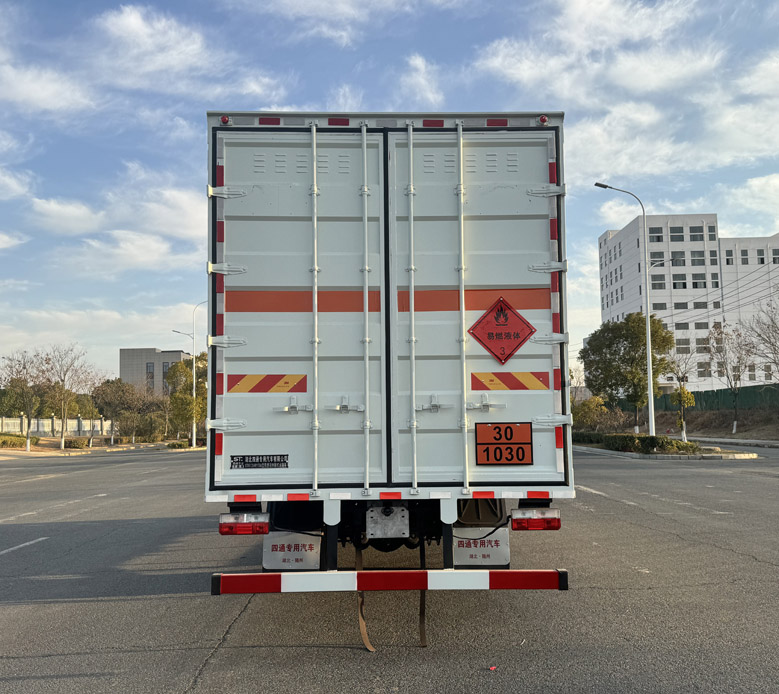 丰霸牌STD5126XRYEQ6易燃液体厢式运输车公告图片