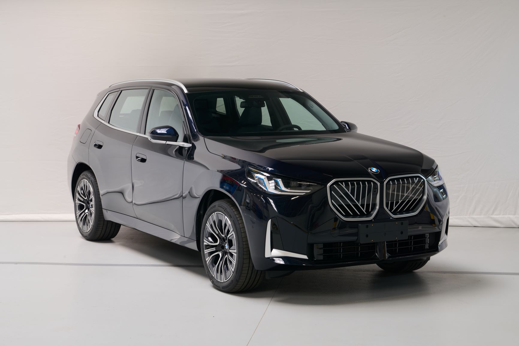 宝马牌4.9米5座多用途乘用车(BMW6495CX)
