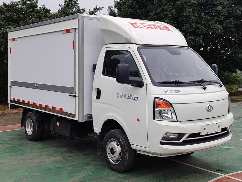 長(zhǎng)安牌CKS5032XYKD5DD6B1翼開(kāi)啟廂式貨車(chē)公告圖片