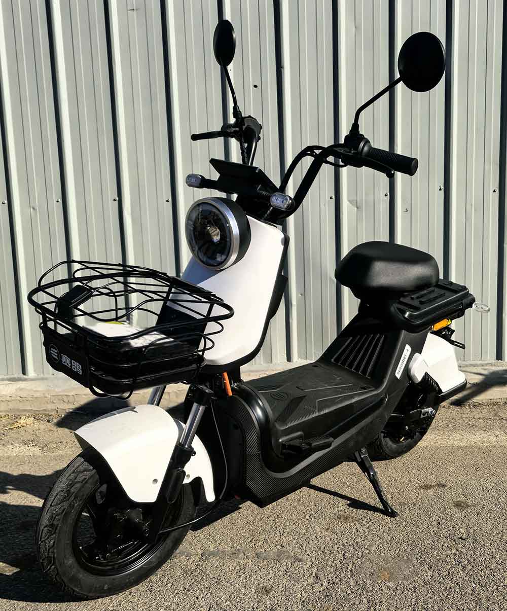 电动两轮轻便摩托车