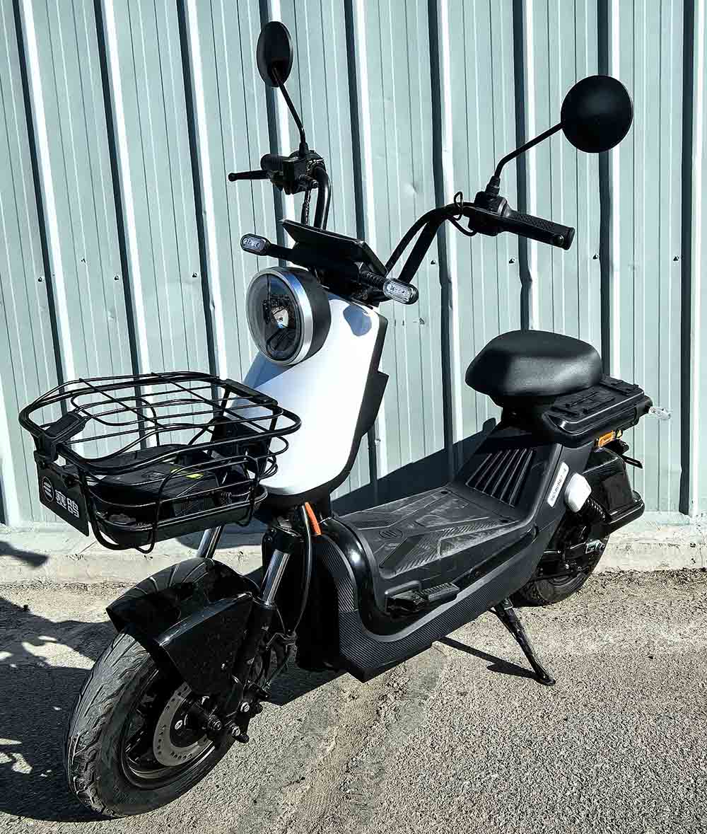 SG500DQT-4 赛鸽牌纯电动前盘式/鼓式后鼓式电动两轮轻便摩托车图片