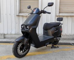 电动两轮摩托车