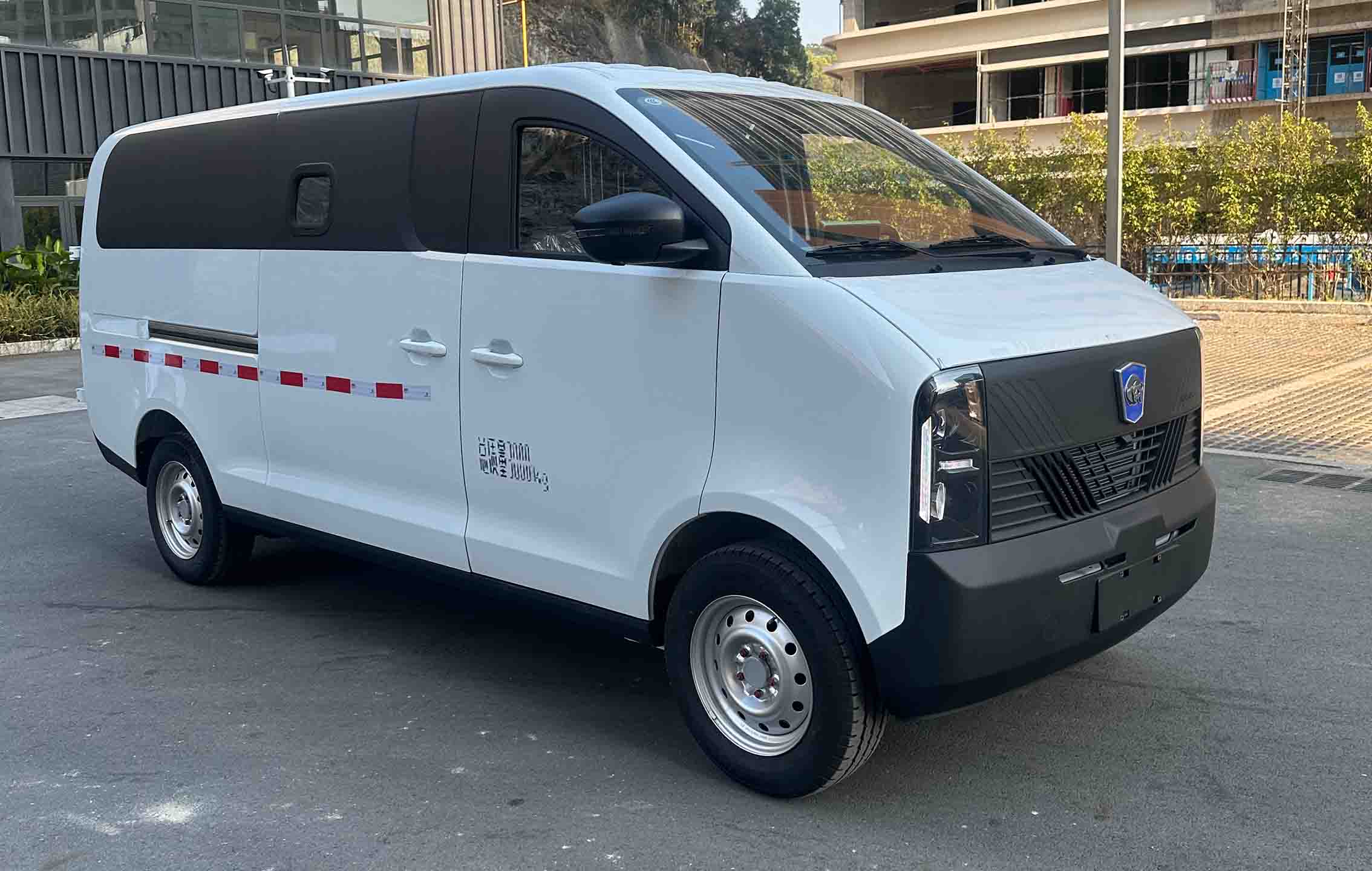 蓝琥牌BHF5030TSYBEVA1纯电动宿营车
