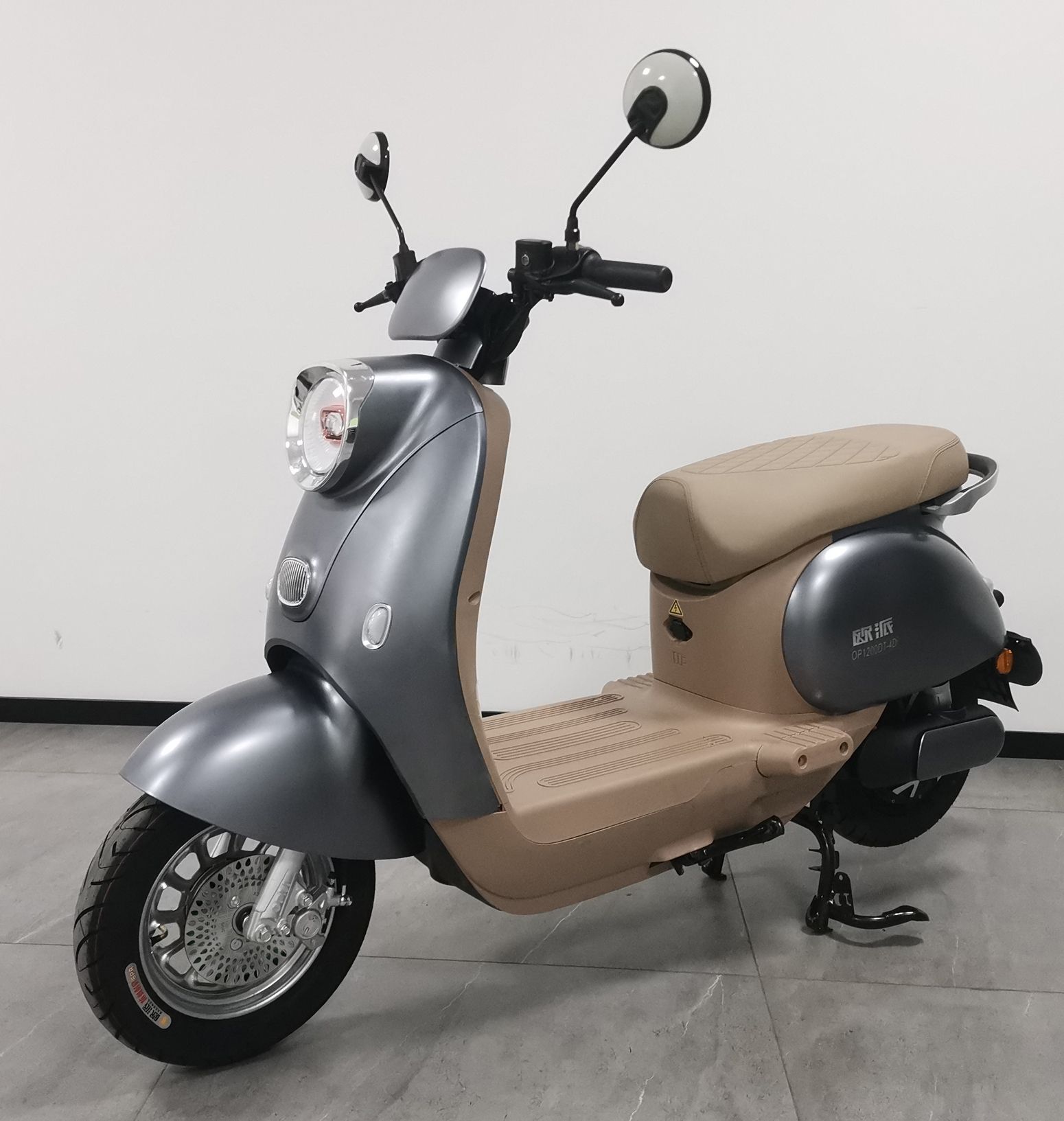 电动两轮摩托车