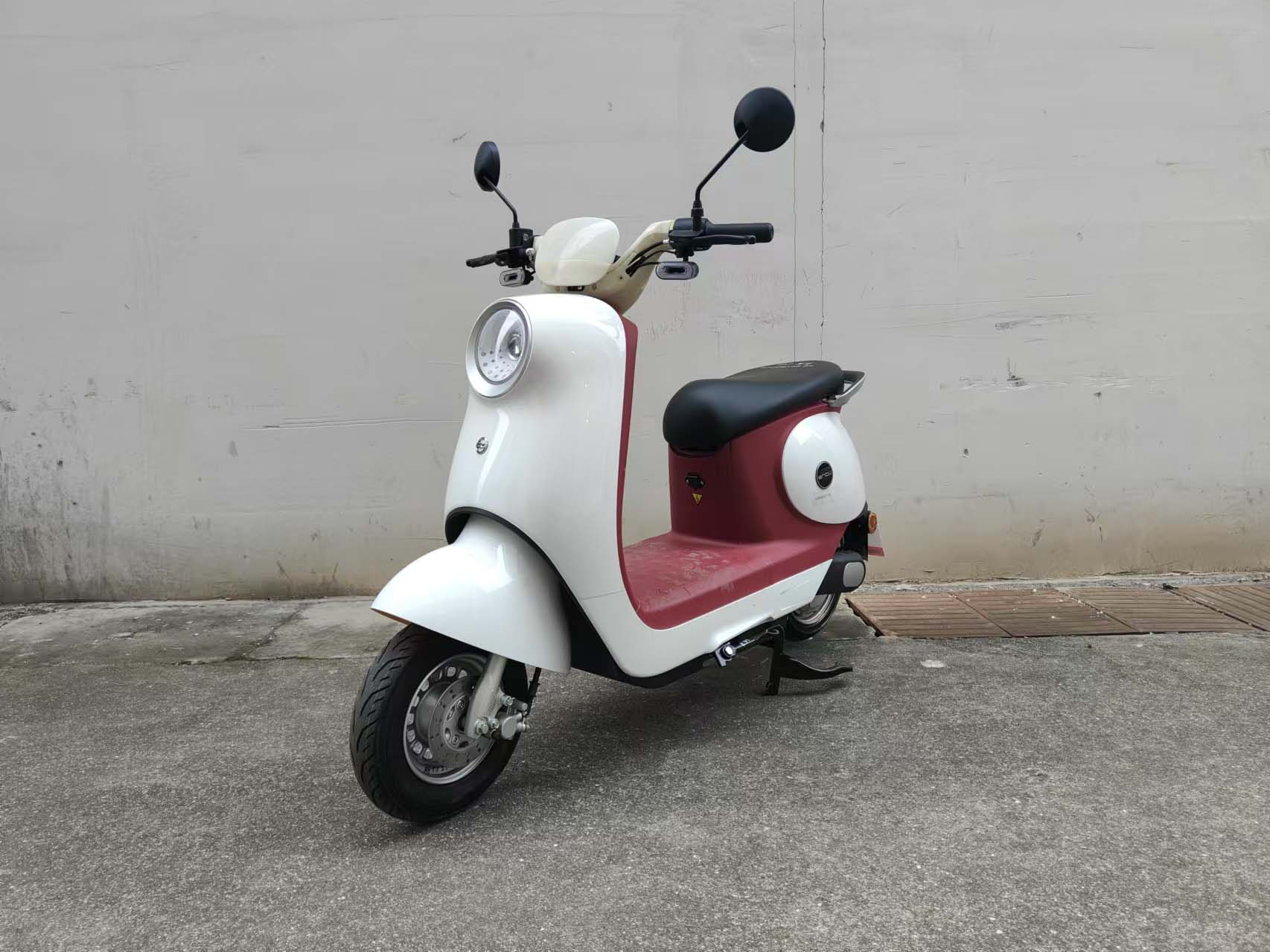 电动两轮轻便摩托车