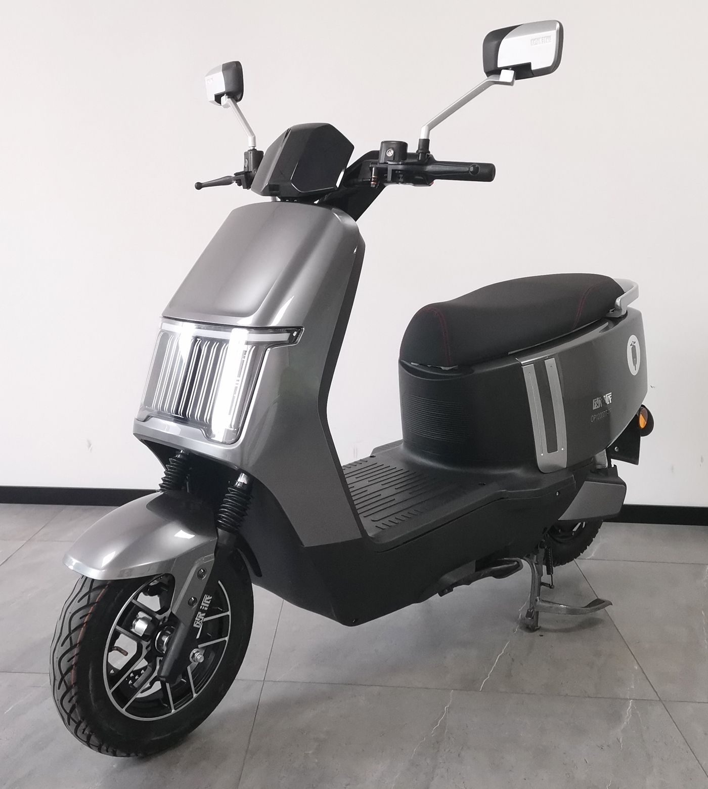 电动两轮摩托车