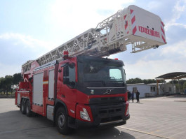 云梯消防车