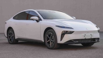 东风牌DFM7151S1F3REEV型插电式增程混合动力轿车