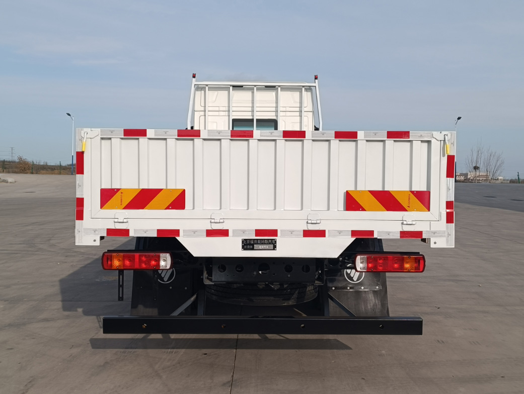 BJ1181Y6AKL-02 欧曼牌260马力单桥柴油6.8米国六载货汽车图片