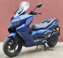 两轮摩托车