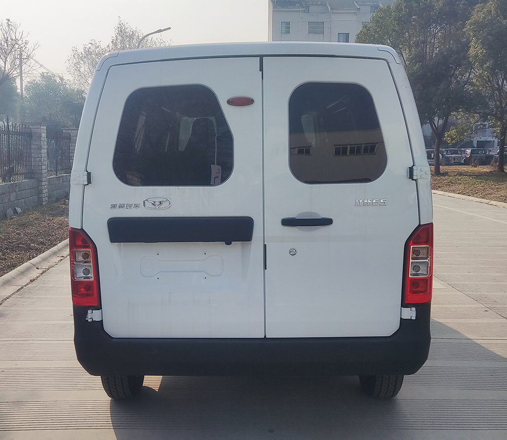 纯电动多用途乘用车图片