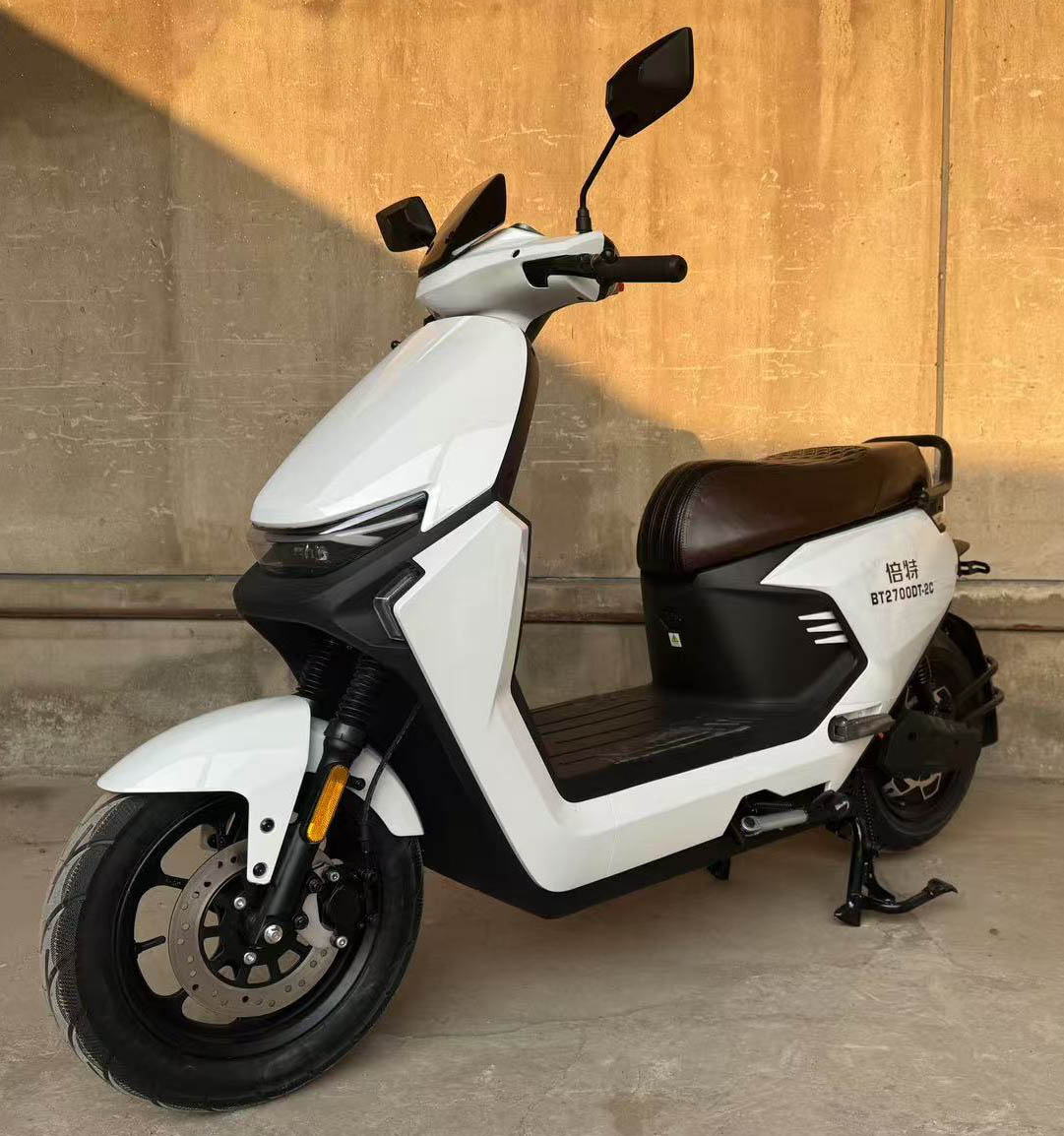 电动两轮摩托车