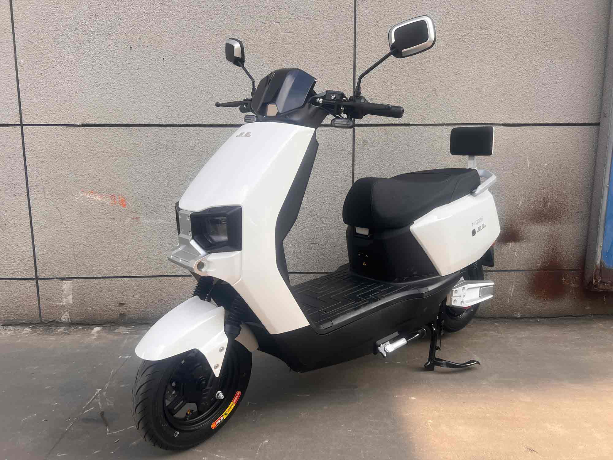 电动两轮摩托车
