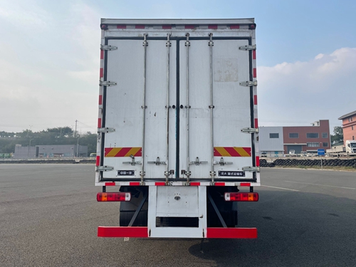 解放牌CA5321XXYP66K24L6T4E6Z廂式運輸車公告圖片