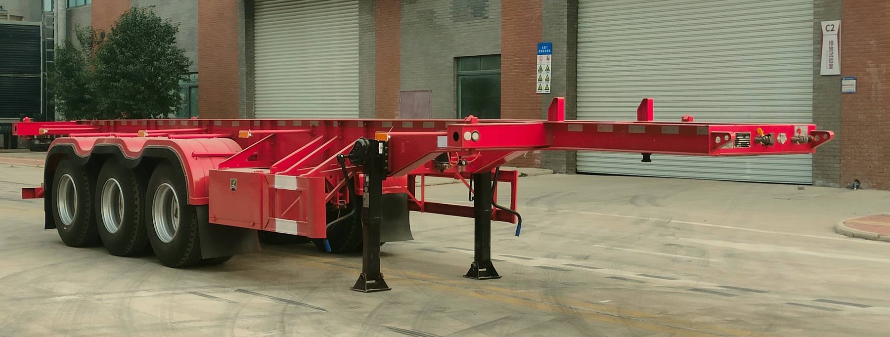 奥陆达牌11米35.5吨3轴集装箱运输半挂车(ALD9400TJZ30)