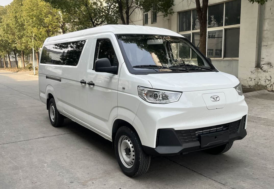 凯翼牌5.2米6座纯电动多用途乘用车(WHJ6520BEVK132)