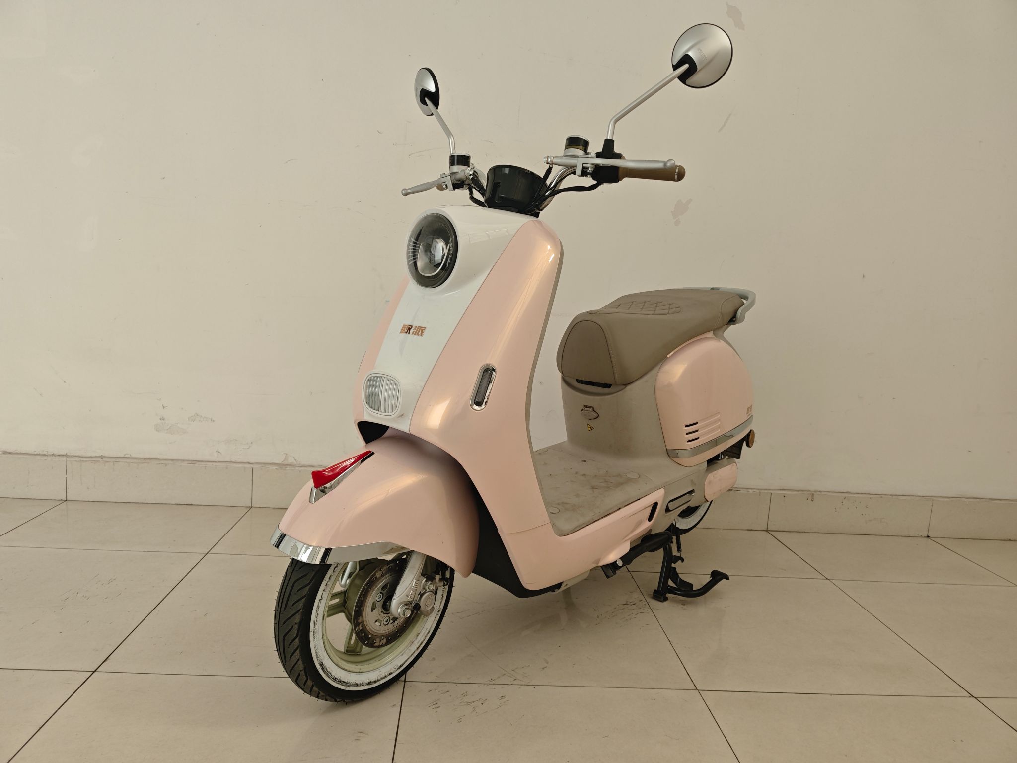 电动两轮摩托车