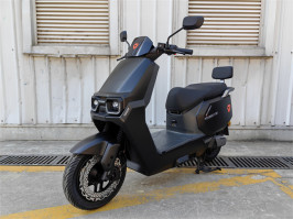 电动两轮摩托车