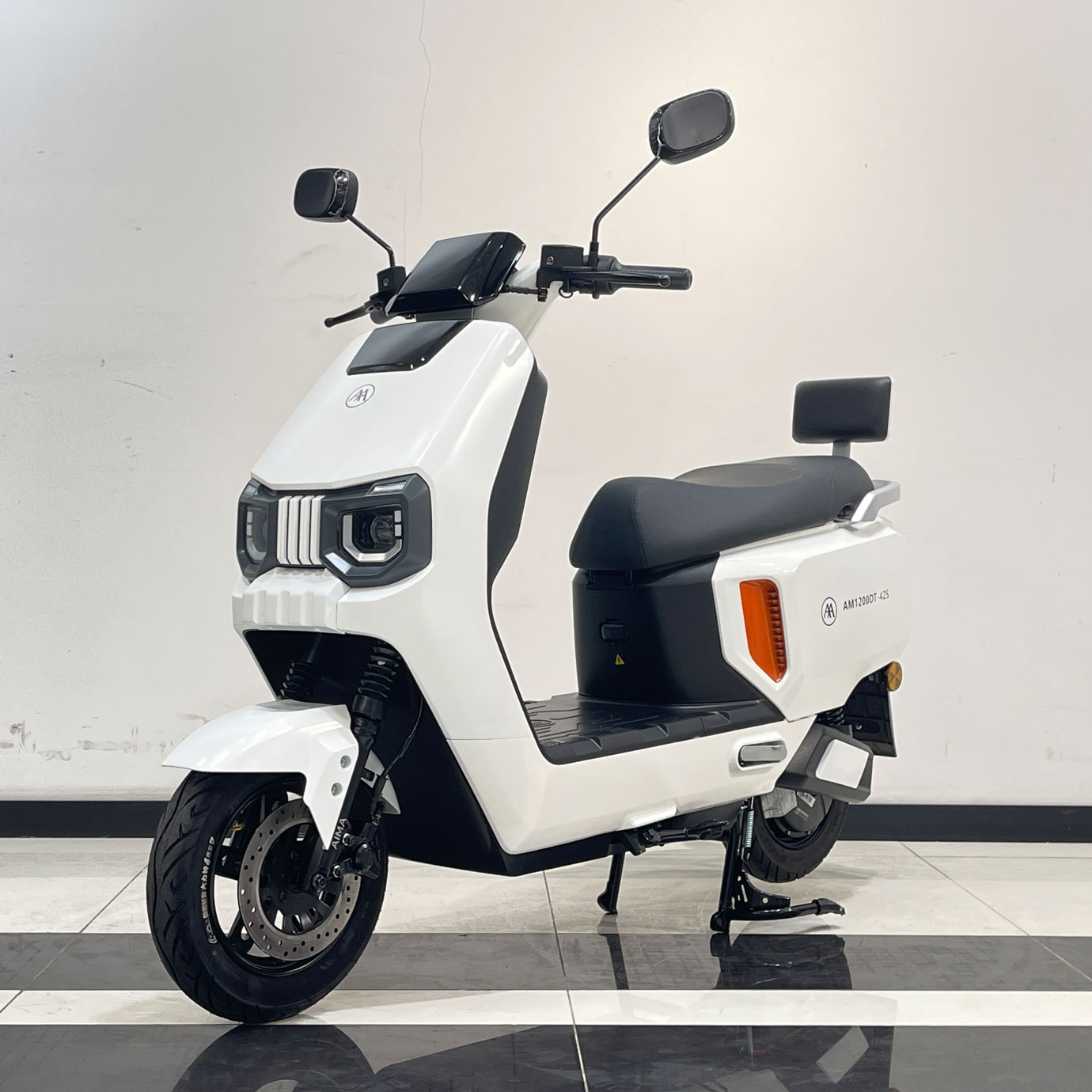 电动两轮摩托车