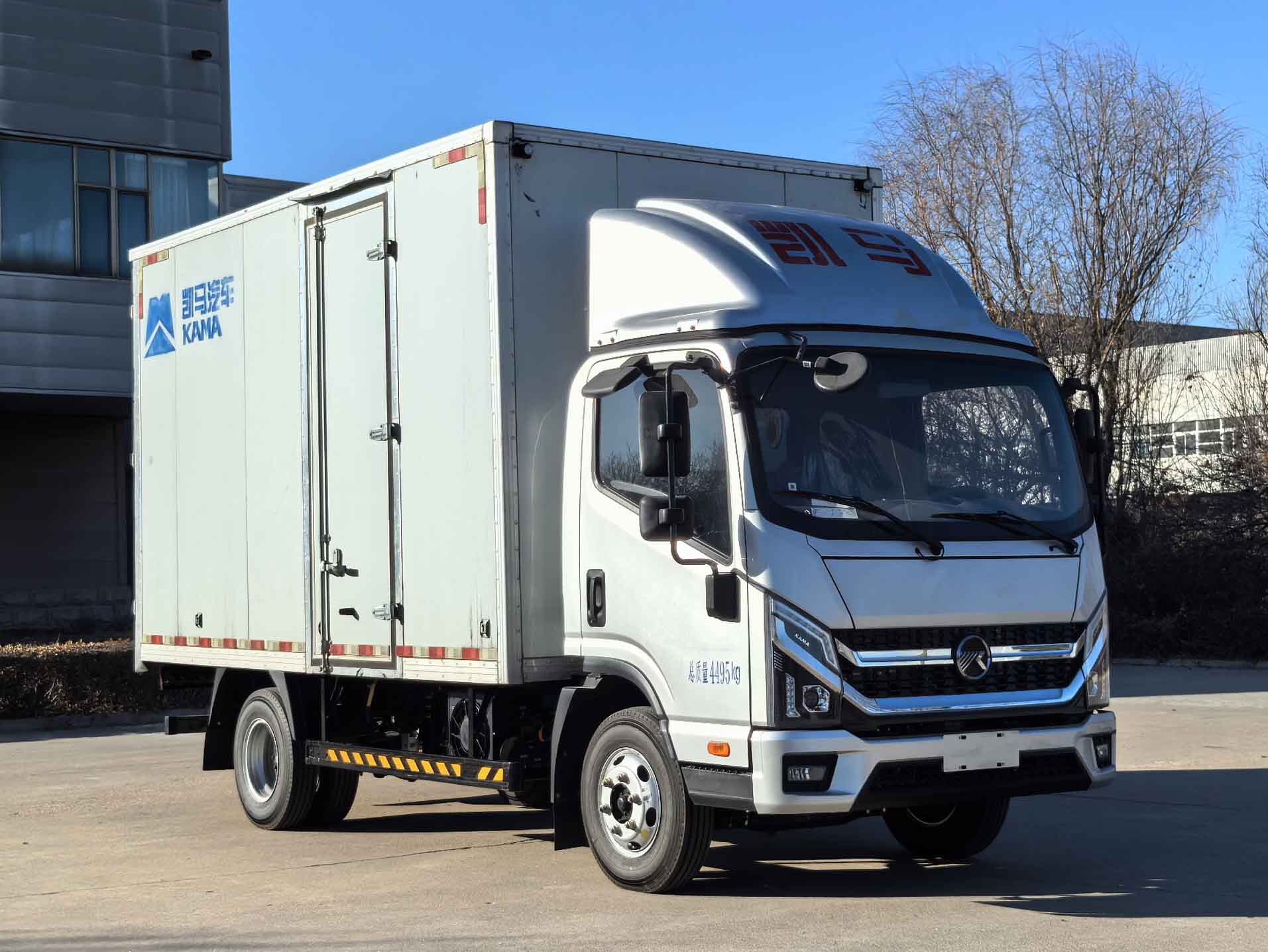 凯马牌KMC5042XXYBEVE336M3纯电动厢式运输车