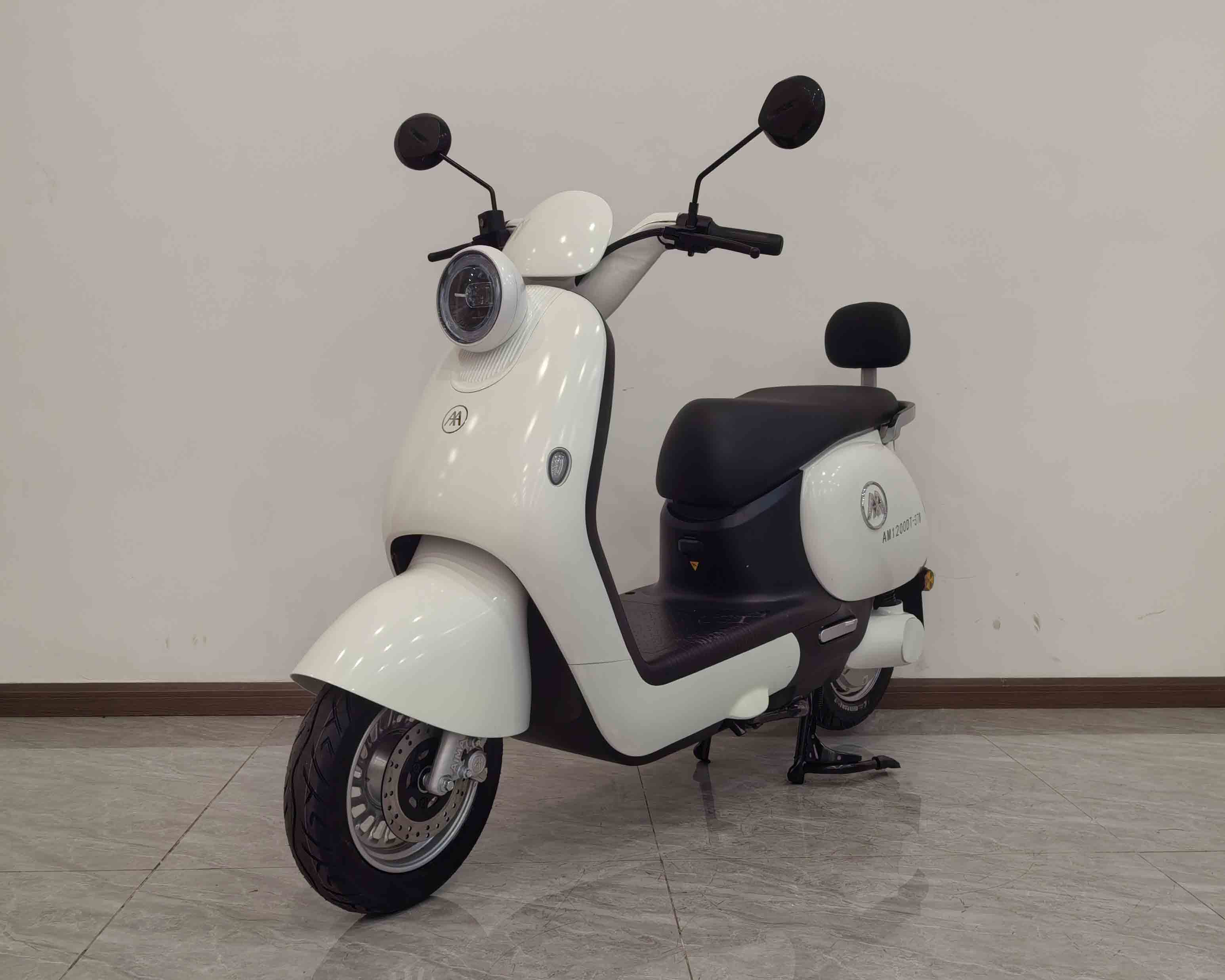电动两轮摩托车