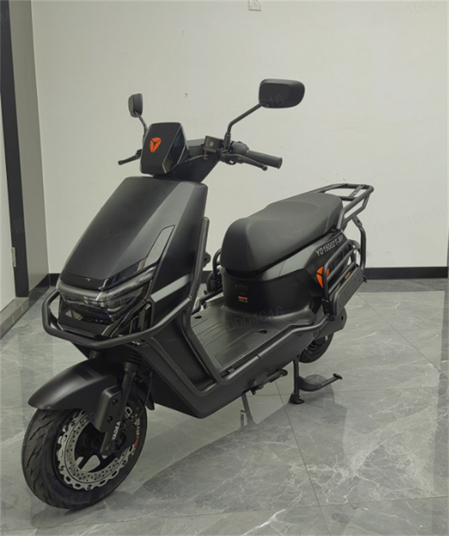 YD1500DT-36F 雅迪牌纯电动前盘式后盘式电动两轮摩托车图片