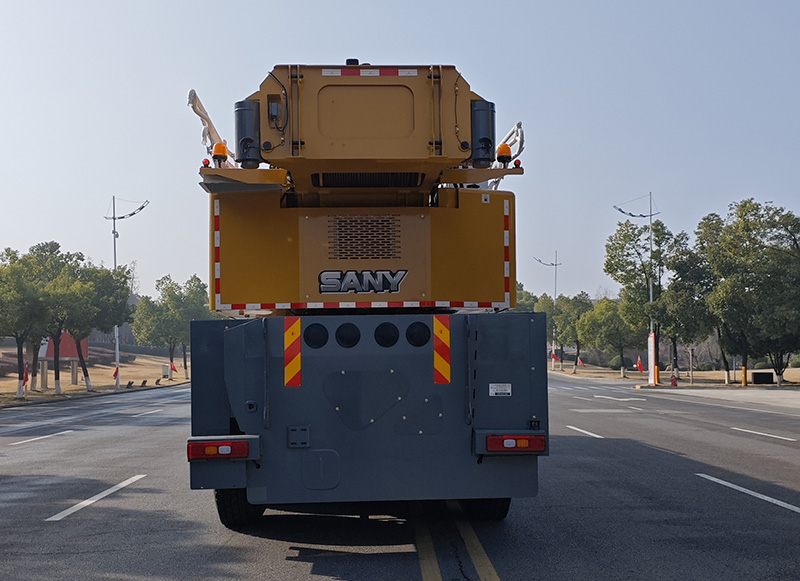 三一牌SYM5600JQZ300C全地面起重机公告图片