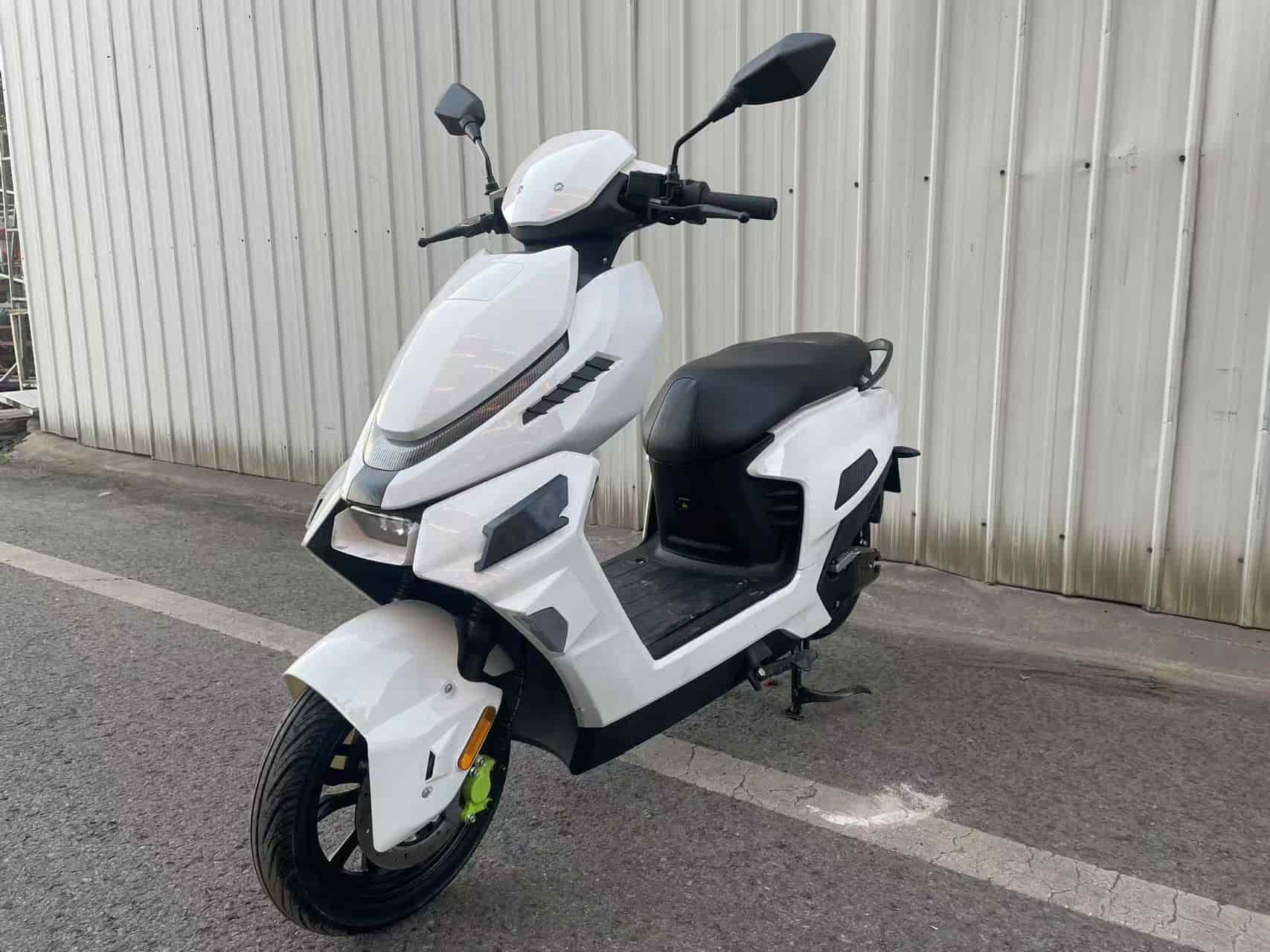 电动两轮摩托车