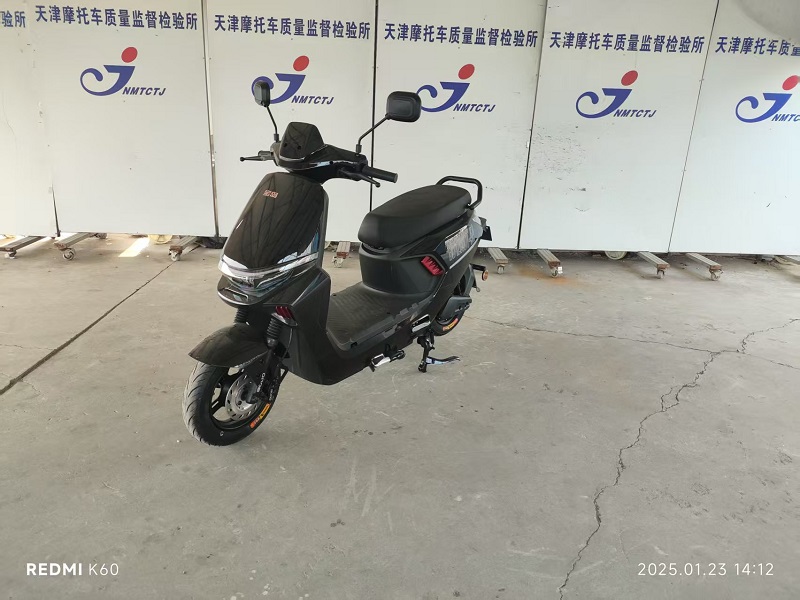 电动两轮摩托车