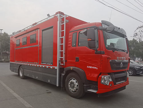 HYS5180XBXZ6 虹宇牌被服洗涤车图片