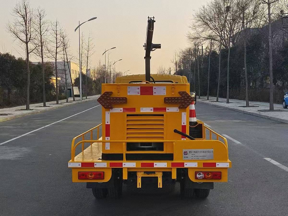 畅通路牌NXZ5030TXBSD2沥青路面热再生修补车公告图片
