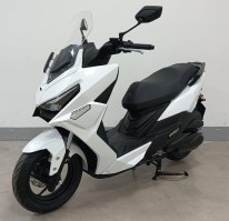 两轮摩托车