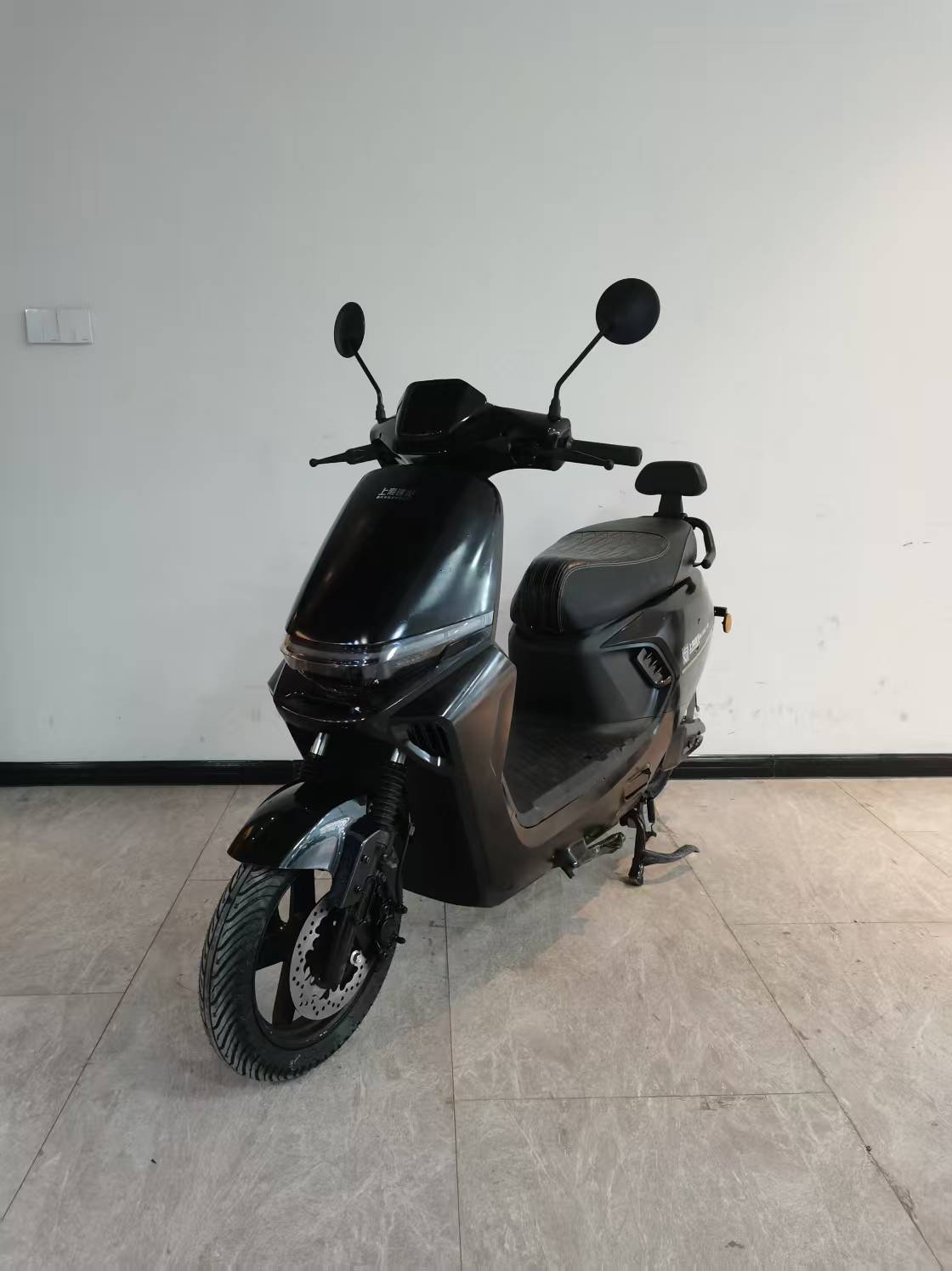 电动两轮摩托车