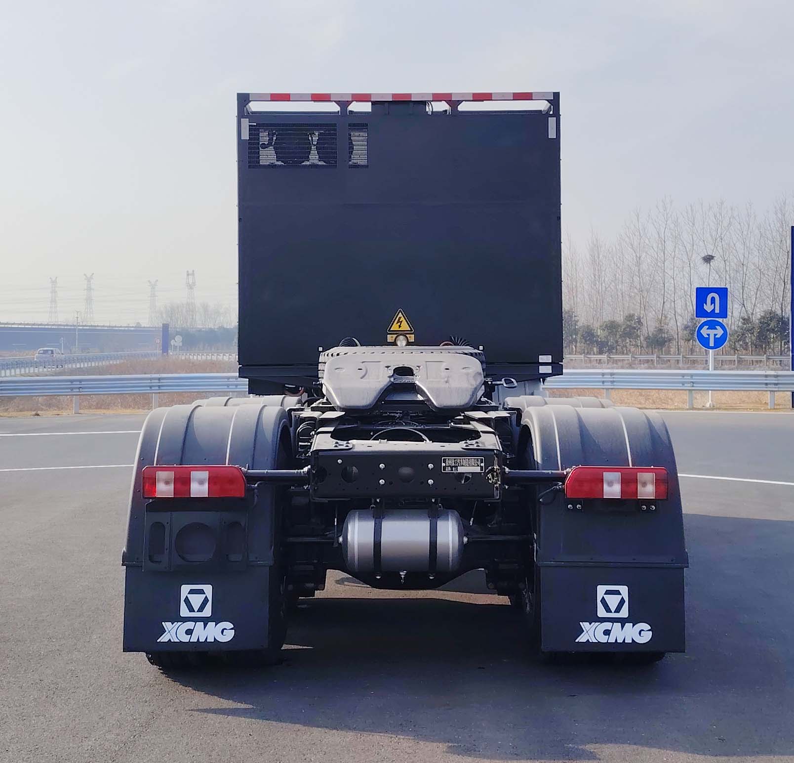XGA4253BEVWC3A 徐工牌612马力后双桥,后八轮纯电动换电式纯电动半挂牵引车图片