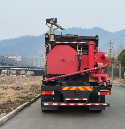 帕菲特牌PFT5310TYLDF6壓裂車公告圖片