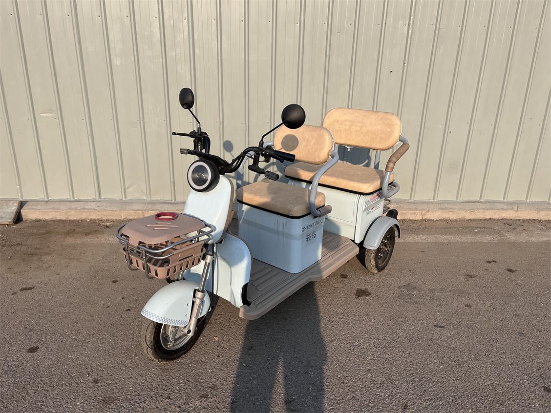 电动正三轮摩托车