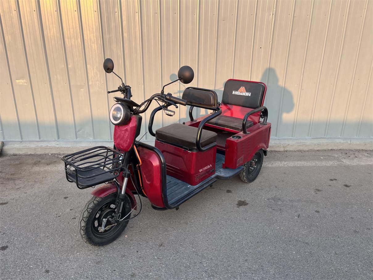 电动正三轮摩托车