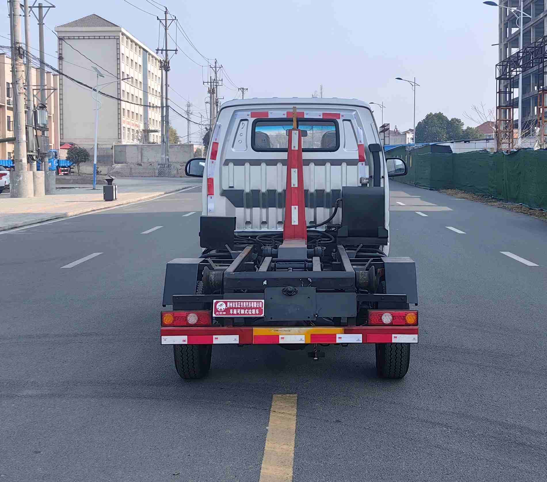 车厢可卸式垃圾车图片