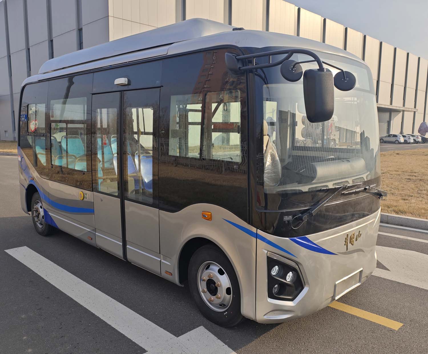 井冈山牌6米10-15座纯电动低入口城市客车(JMV6600GRBEVL1)