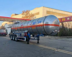 易燃液体罐式运输半挂车