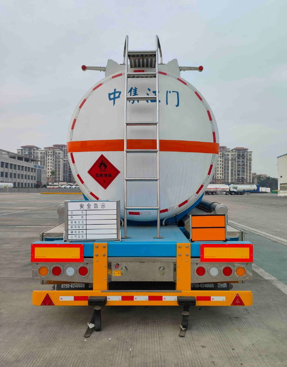 中集牌ZJV9400GRYJM铝合金易燃液体罐式运输半挂车公告图片