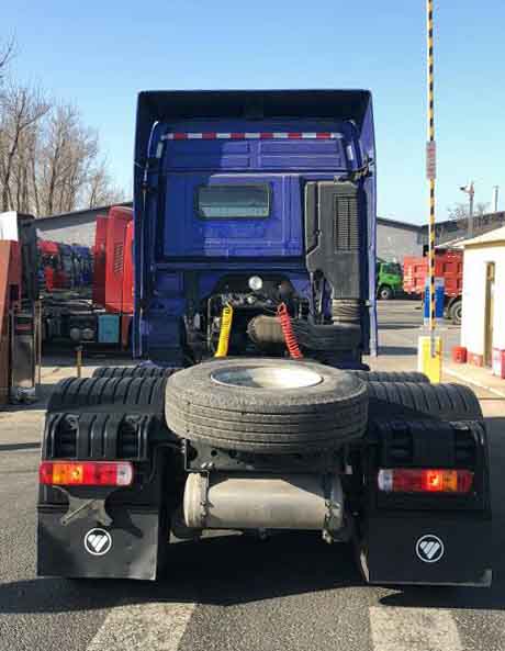 BJ4259Y6DHL-06 欧曼牌551马力后双桥,后八轮柴油国六半挂牵引车图片