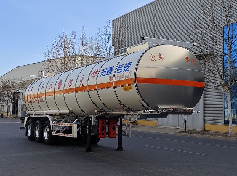 正康宏泰牌11.9米33.5吨3轴铝合金易燃液体罐式运输半挂车(HHT9401GRYC)