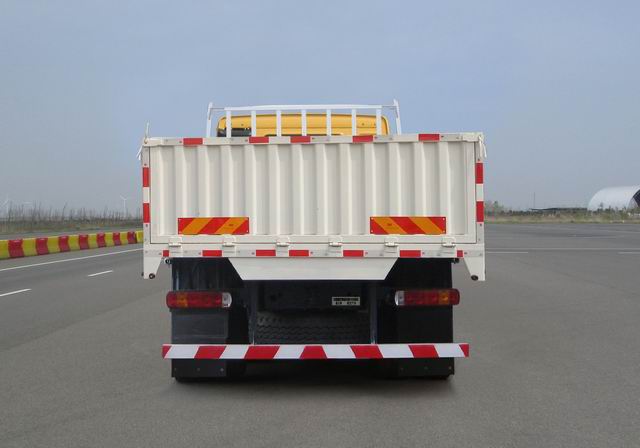 ZZ1257V5847F1 豪沃牌404马力后双桥,后八轮柴油9.5米国六载货汽车图片