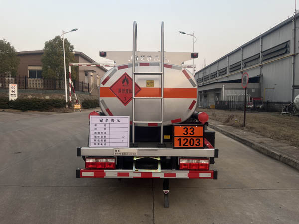 东风股份多利卡D6 CSC5075GJY6A加油车公告图片