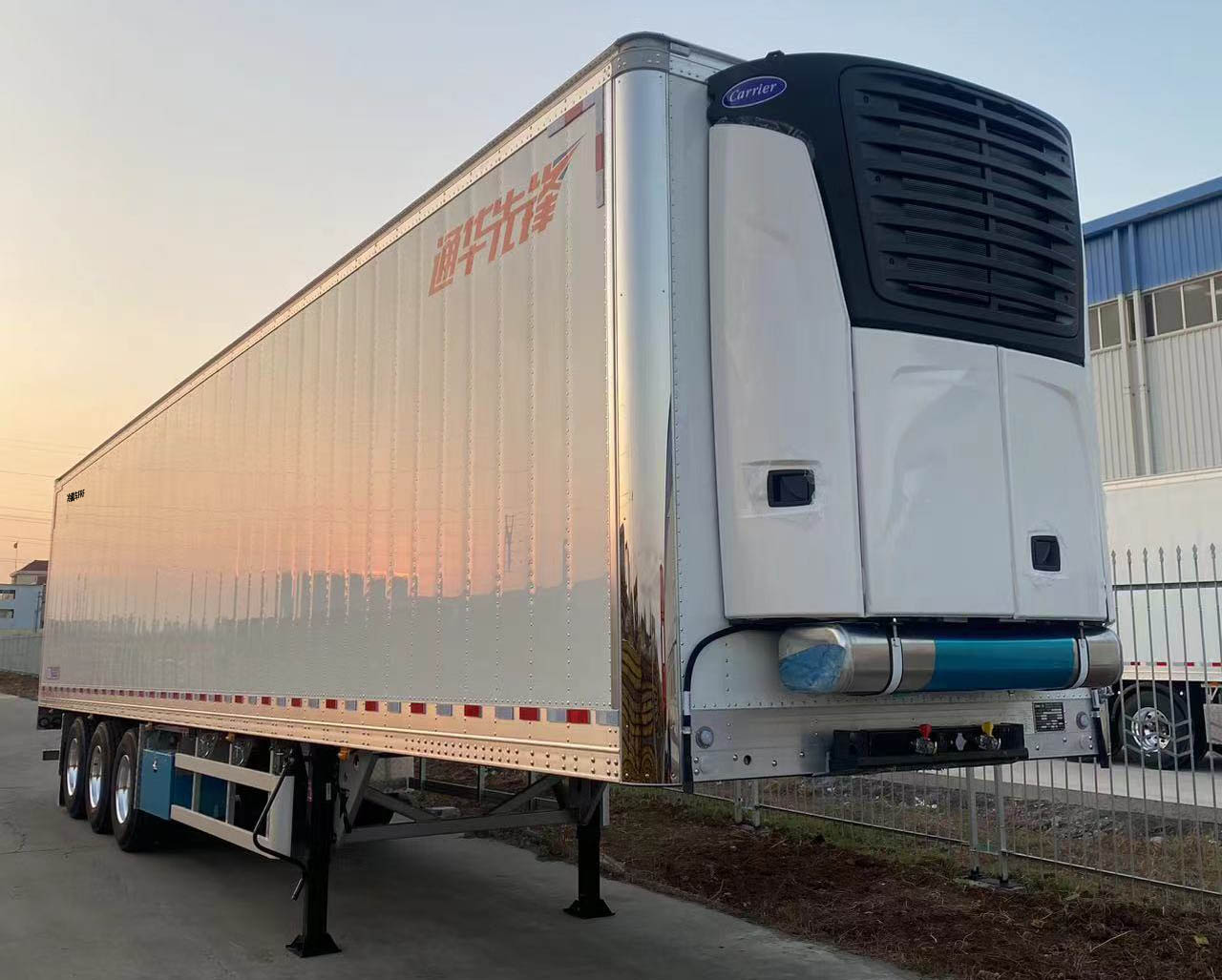 通华牌13.6米31.5吨3轴冷藏半挂车(THT9400XLC)